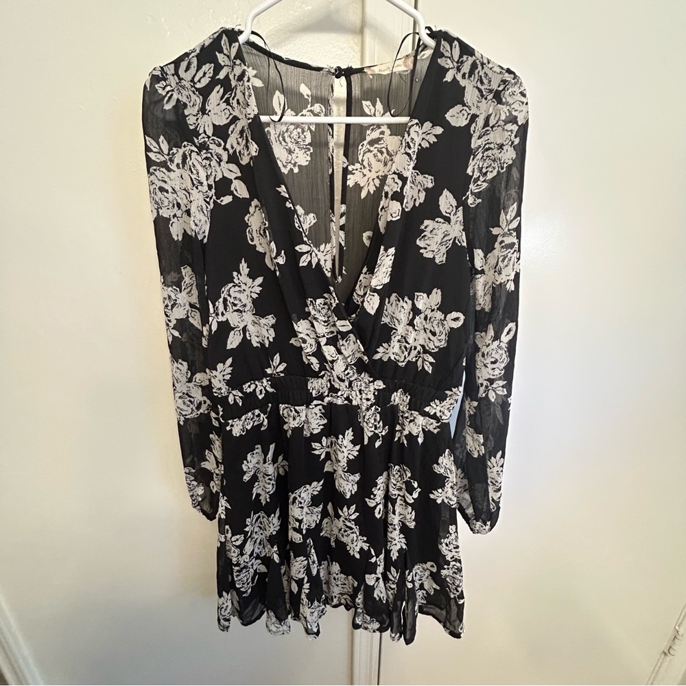 Altar'd State Black and White Floral Long Sleeve Dress Cinched Waist Size Medium